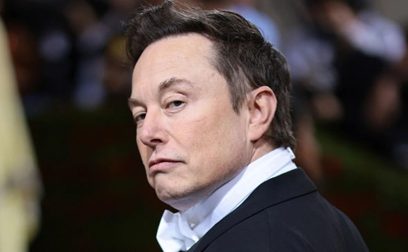 Илон Маск 600 миллиард долларлик бойликка эга тарихдаги биринчи одам бўлди