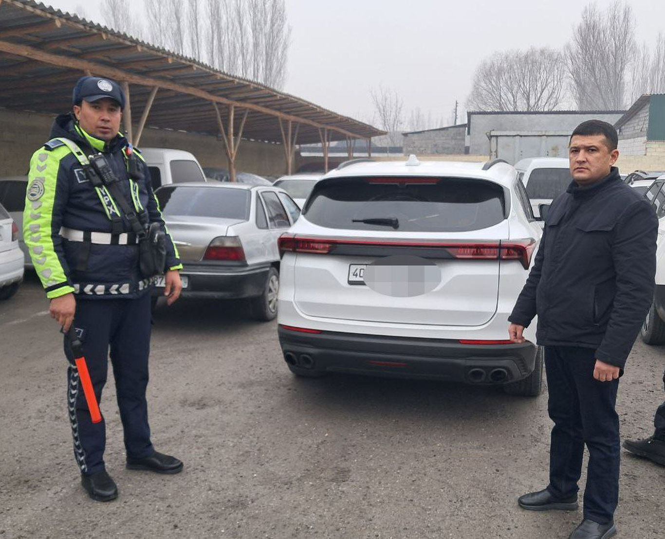 Фарғонада солиқдан қарздор фуқаро машинасидан айрилди