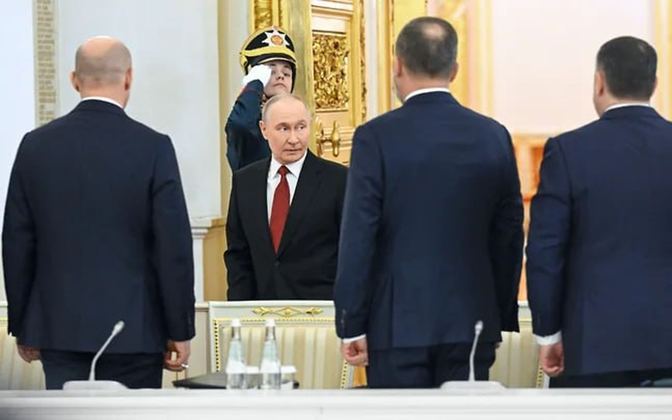 Путин қандай қилиб бўлса ҳам Донбассни тўлиқ эгаллашни мақсад қилганини айтди