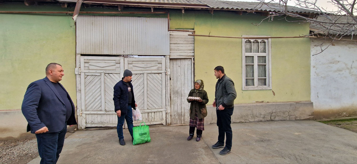 MIB xodimlari ehtiyojmand oilalarga Yangi yil sovg‘alari ulashmoqda