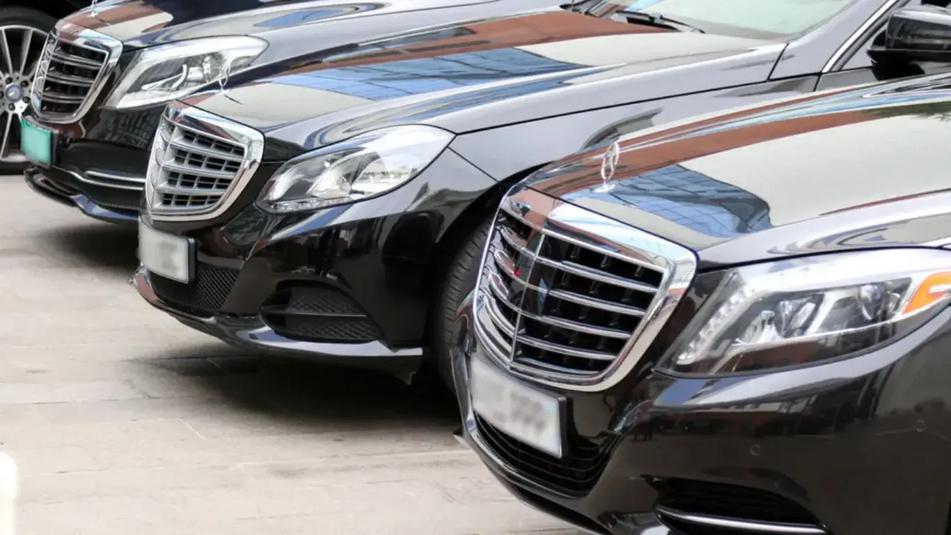 Ўзбекистонда давлат органларининг ортиқча хизмат автомобиллари сотувга чиқарилади