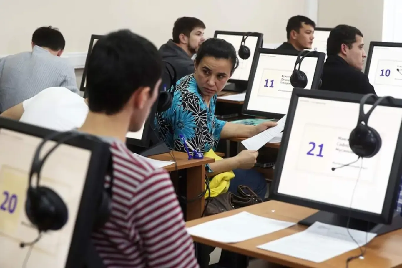 Россияда мигрантлар учун имтиҳонлар 2026 йилдан тўлиқ электрон шаклга ўтказилади