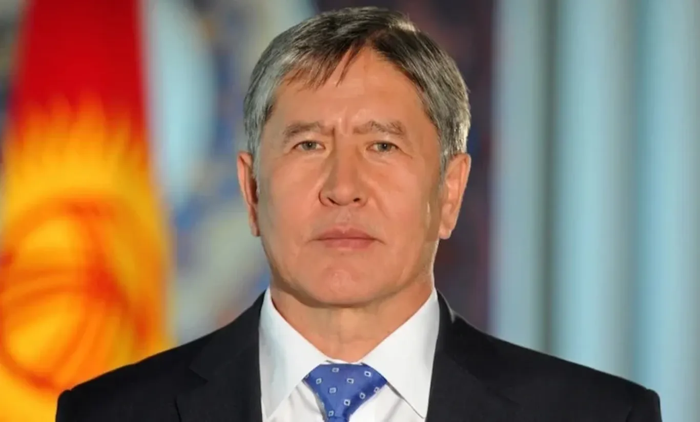 Қирғизистоннинг собиқ президенти Алмазбек Атамбаев барча давлат мукофотларидан маҳрум этилди