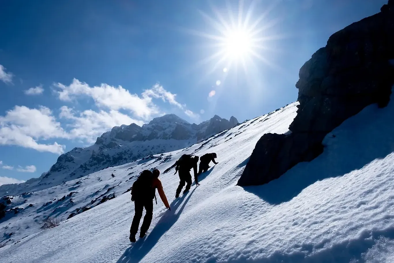 Қозоғистон тоғларида уч нафар альпинист ҳалок бўлди