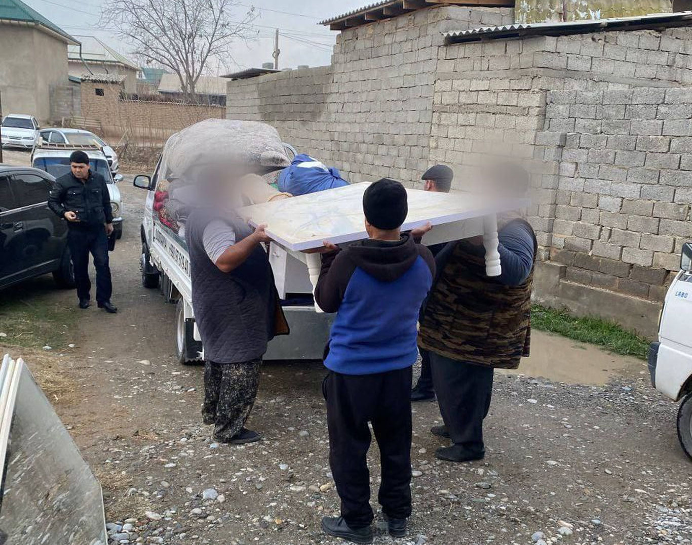 Китобда келин МИБ орқали 57 турдаги сепини қайтариб олди