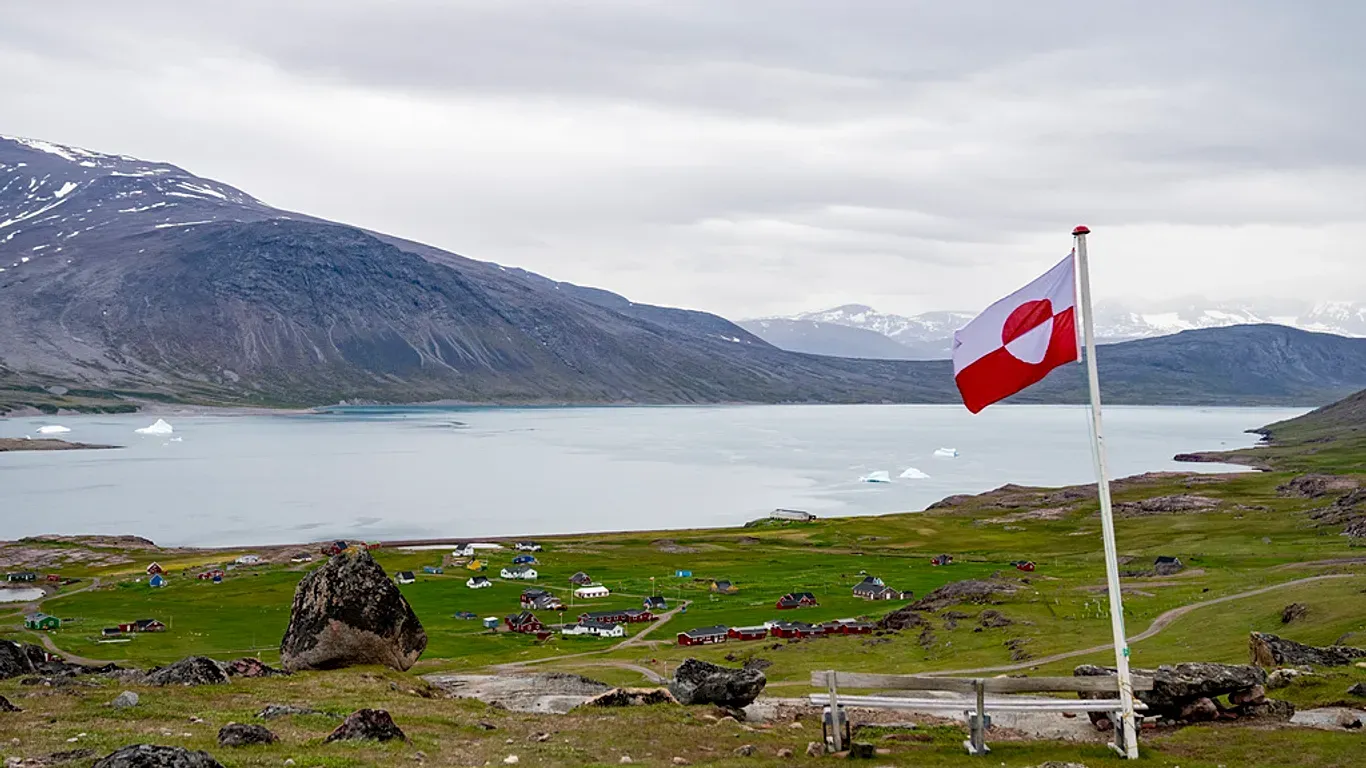 “Ҳудудимиз савдолашув мавзуси эмас” — Гренландия бош вазири