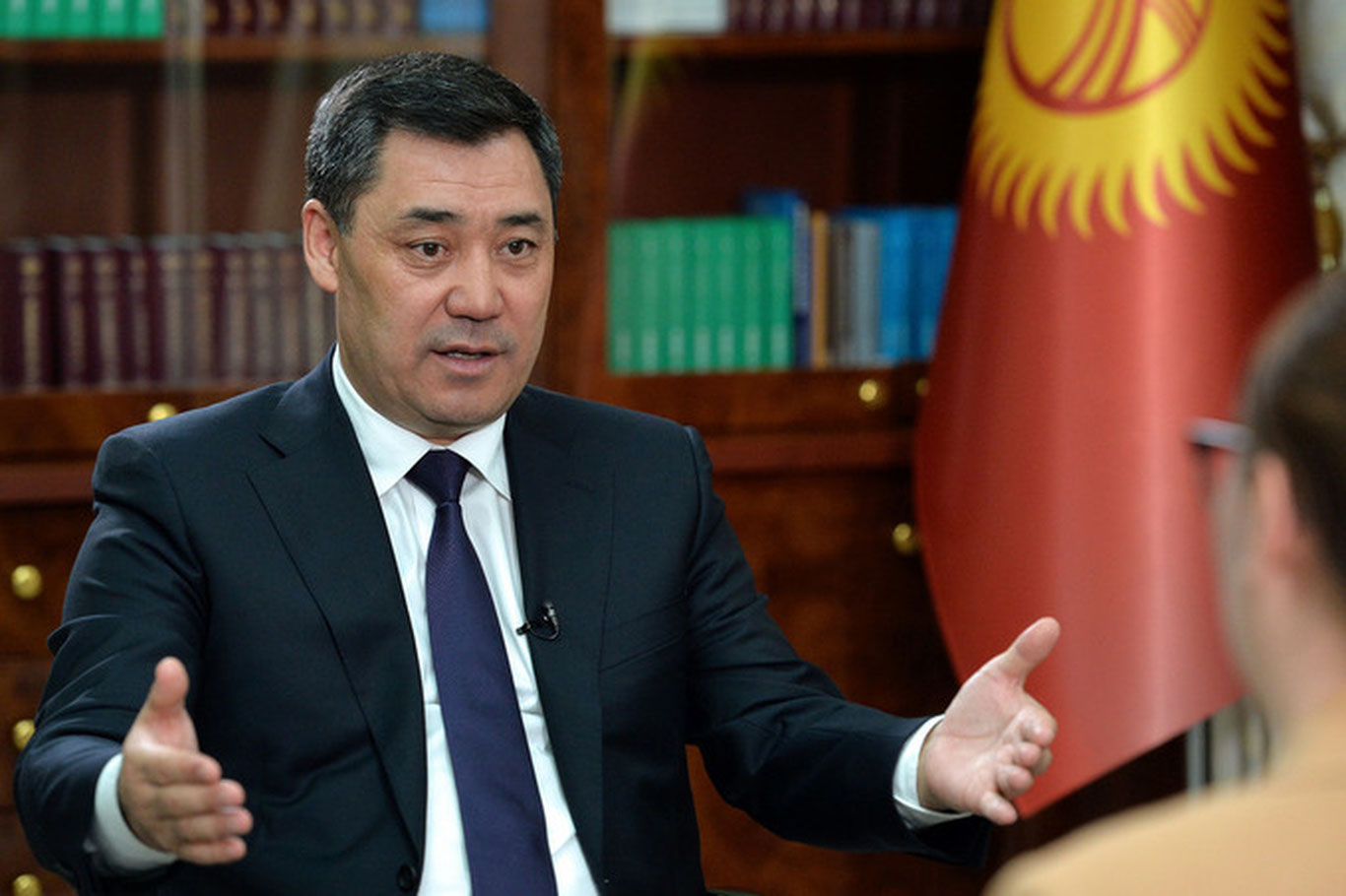 Qirg‘iziston prezidenti 1 yilda qancha daromad olgan?