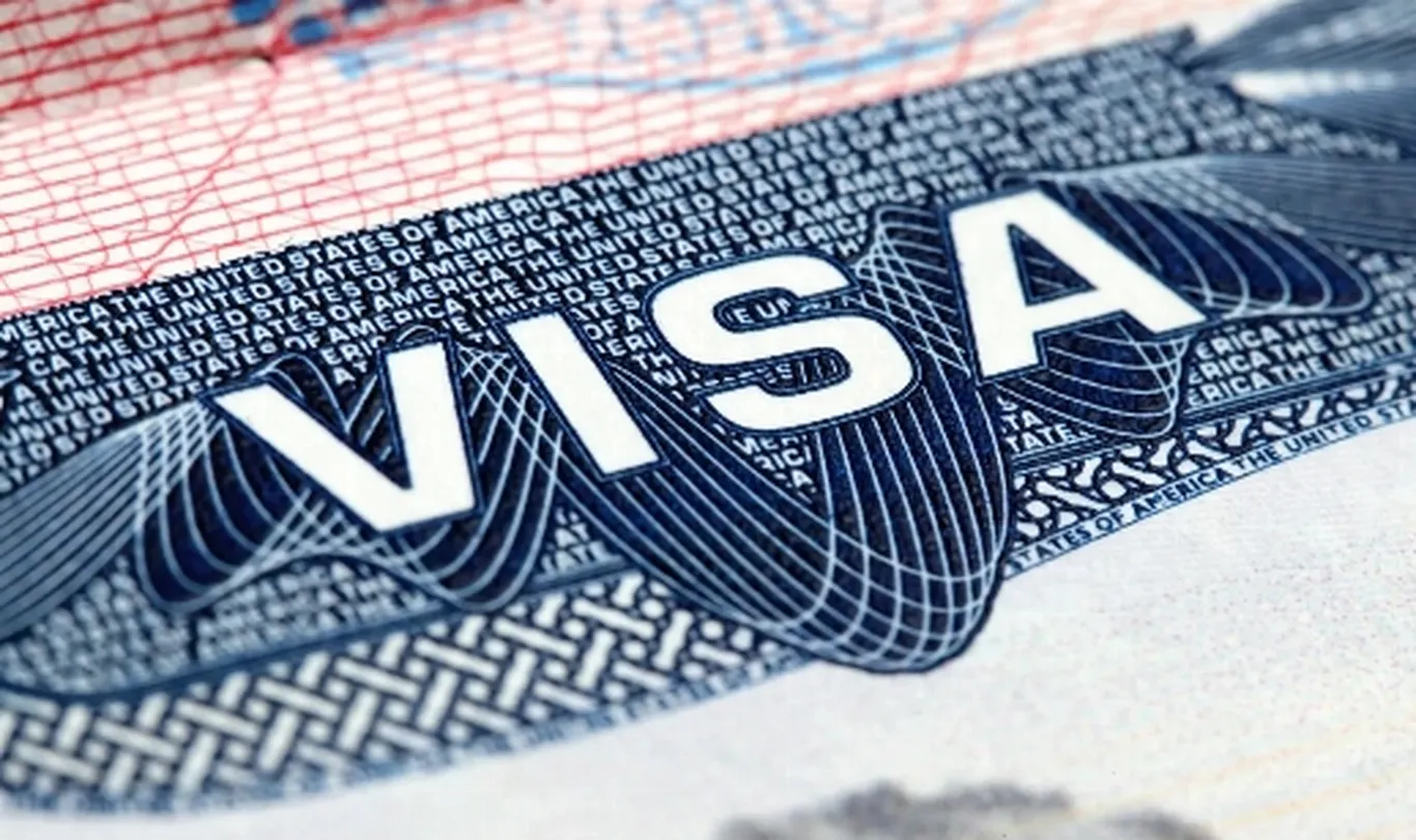 АҚШ 2025 йилда 100 мингдан ортиқ хорижий визани бекор қилди