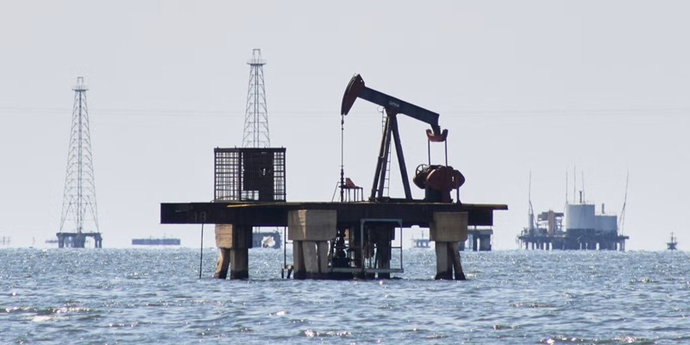 АҚШ Венесуэла нефтини расман сотувга қўйди