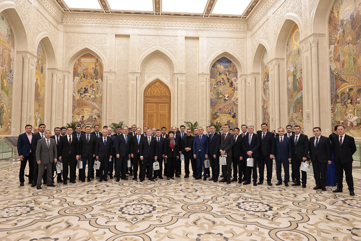 Ўзбекистоннинг хориждаги 60 га яқин элчилари ва консуллари Ислом цивилизацияси маркази фаолияти билан танишди