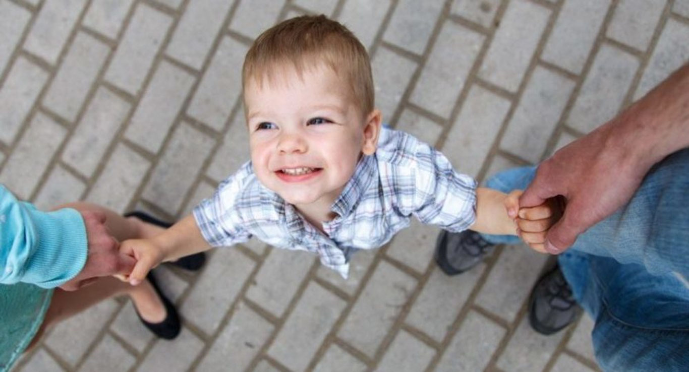 O‘zbekistonda farzandlikka olish bo‘yicha huquqiy mezonlar eʼlon qilindi