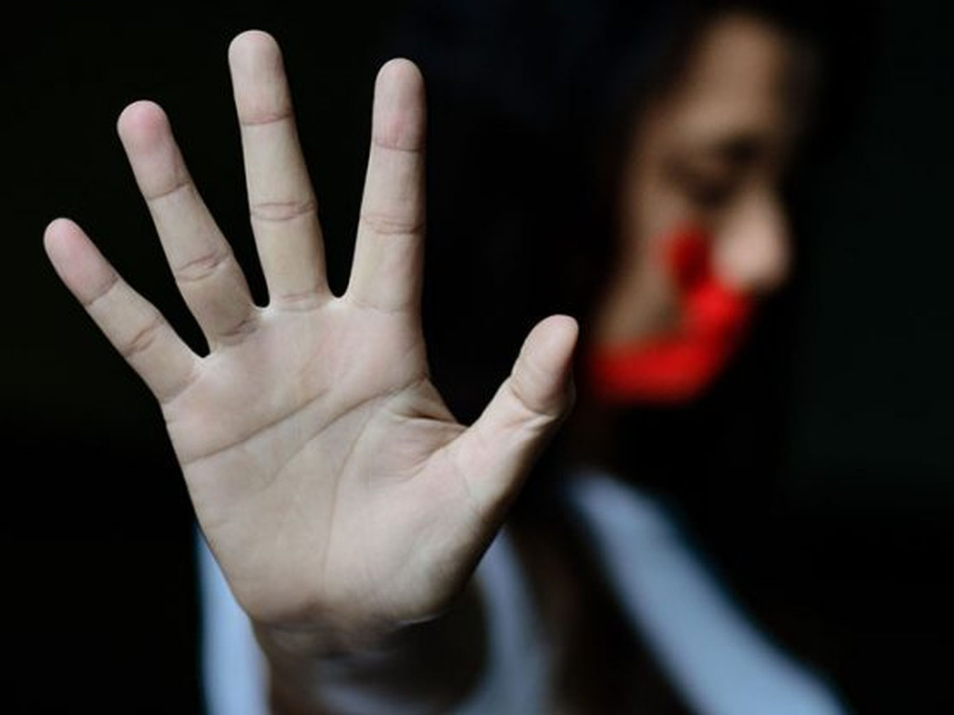 Жиззахда танишини Таиландга фоҳишалик билан шуғулланиш учун юбормоқчи бўлган 18 ёшли қиз ушланди