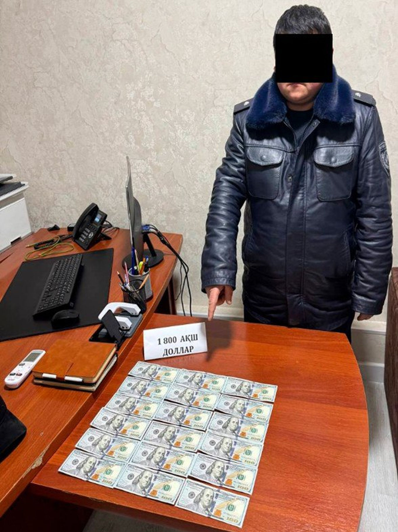 Андижонда ФВБ инспектори 1800 доллар пора билан ушланди