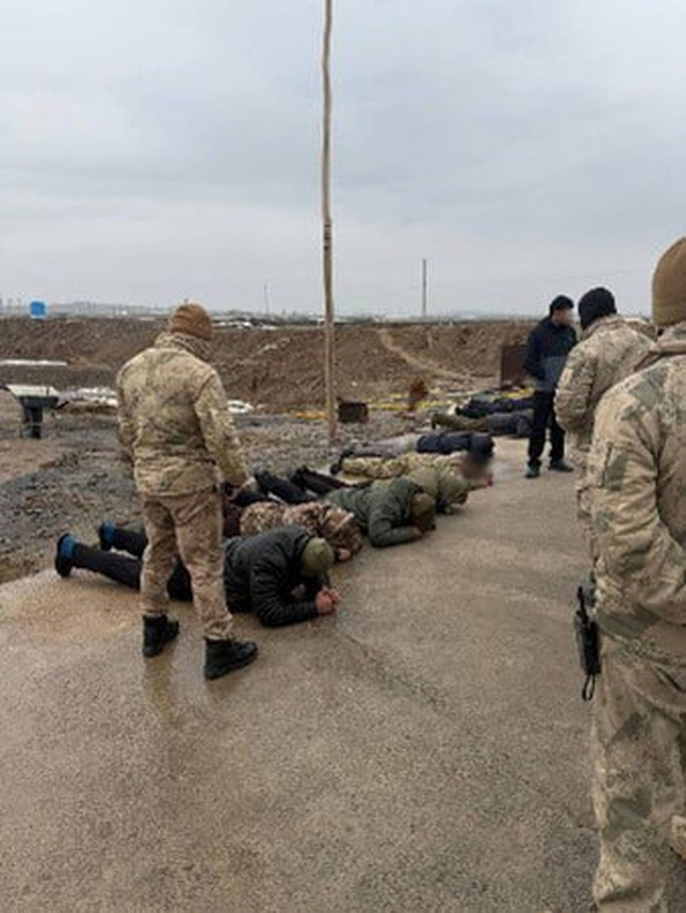 Navoiyda noqonuniy oltin qazib olgan uyushgan jinoiy guruh qo'lga olindi