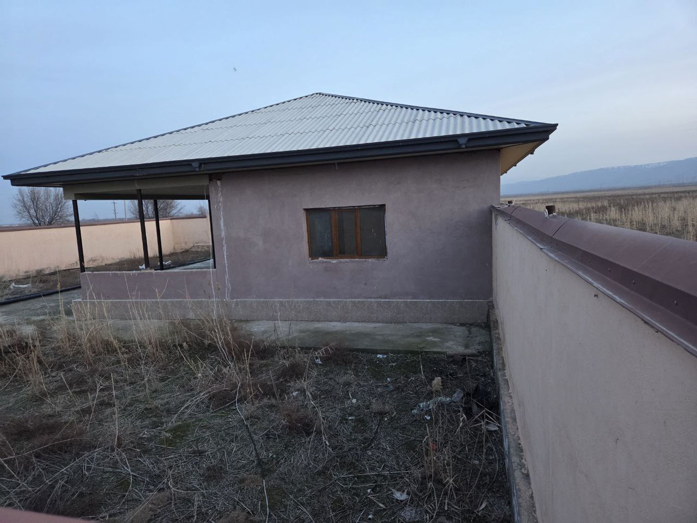 Jizzaxda soliq qarzi sabab noturar bino xatlandi