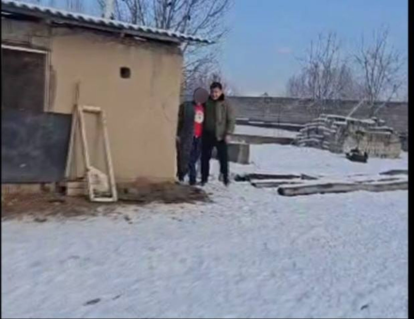 Чинозда алиментдан қарздор ота қўшнисининг уйидан топилди