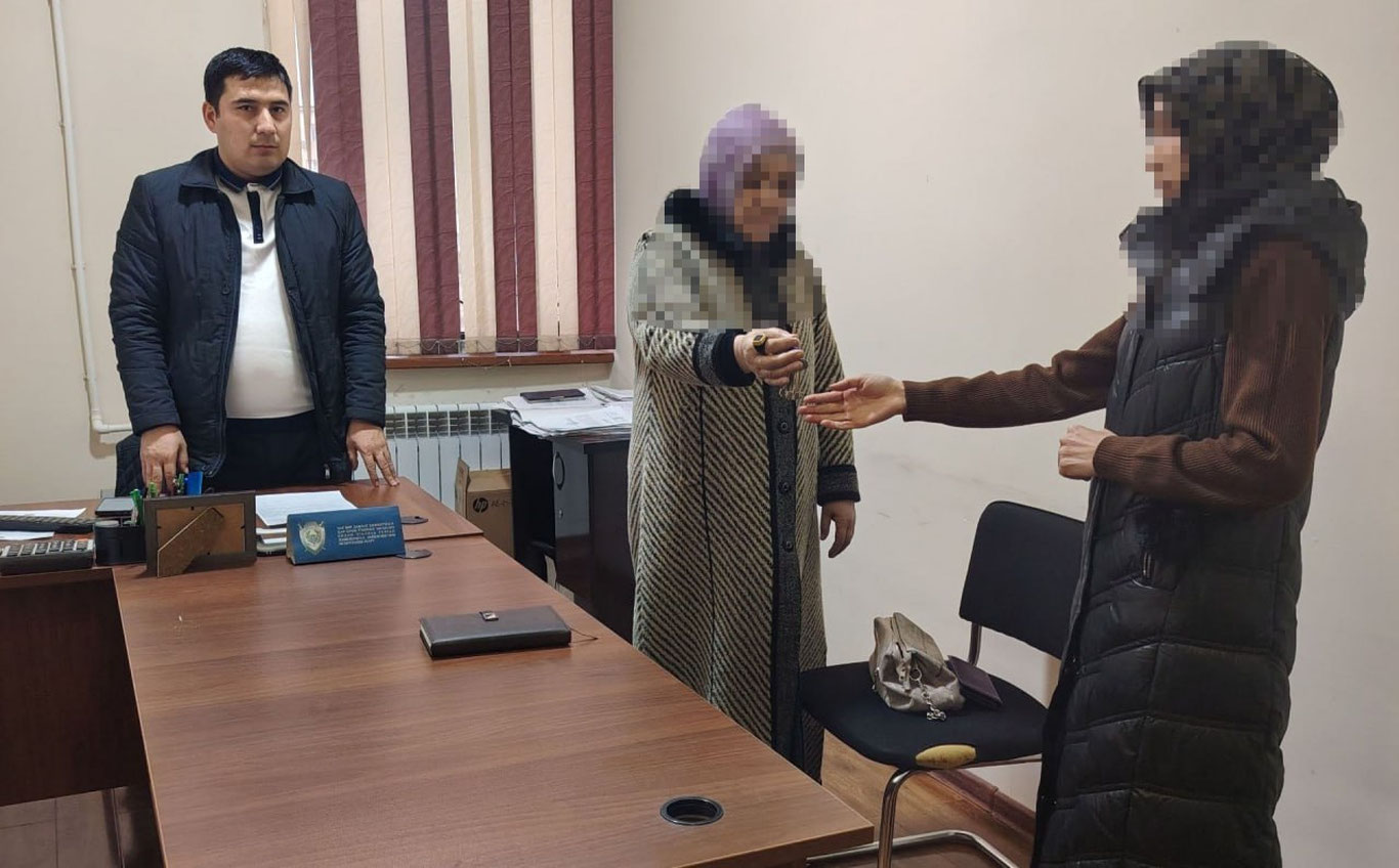 Andijonda ayol aliment uchun nevaralariga uy berdi