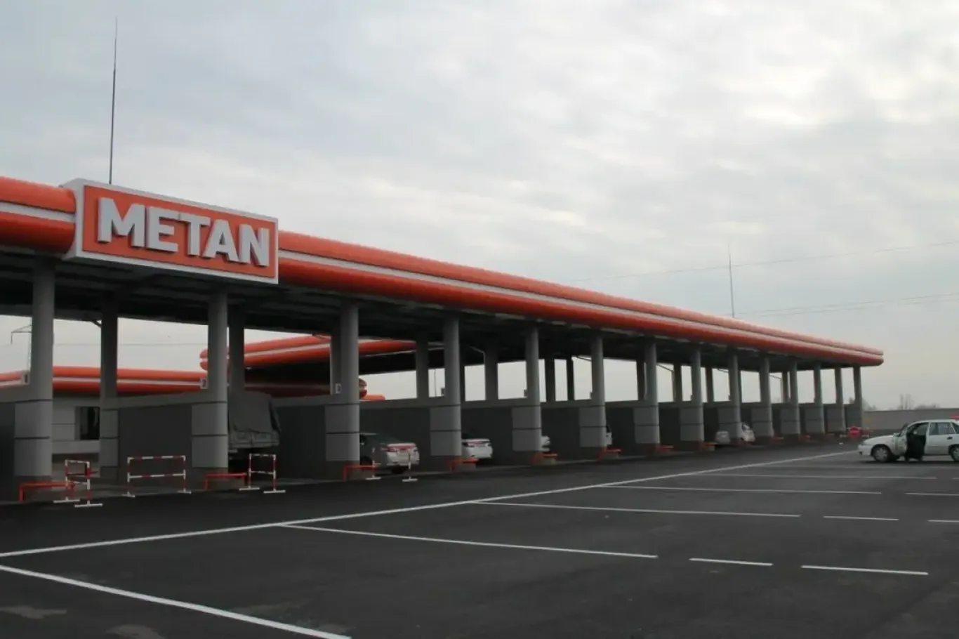 “Метан заправка қурманг — газ берилмайди” — Бош вазир ўринбосари