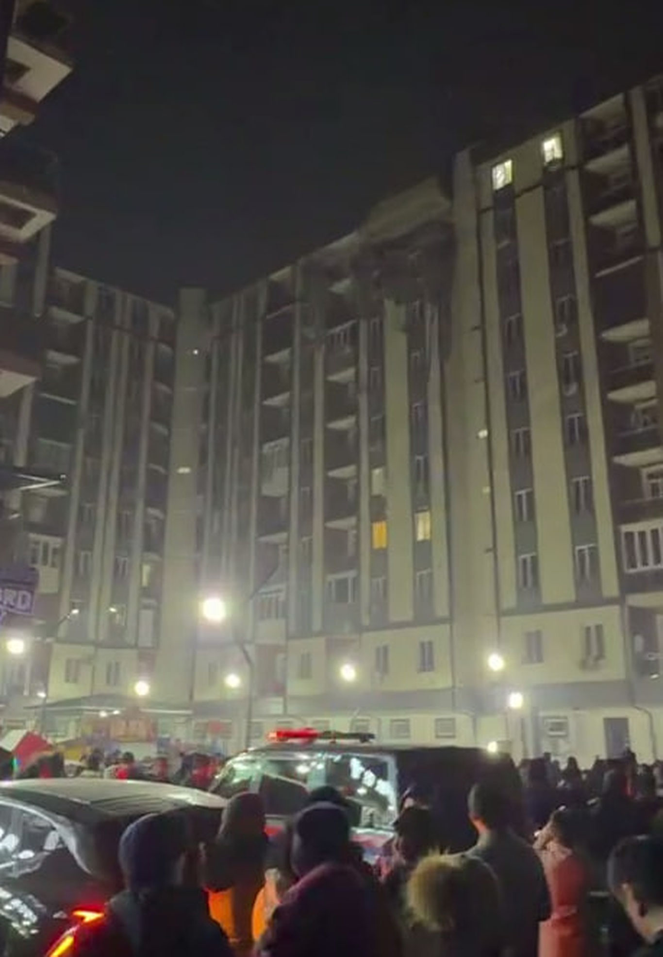 Андижонда портлаш содир бўлган "дом" аҳолиси вақтинча меҳмонхонага жойлаштирилди