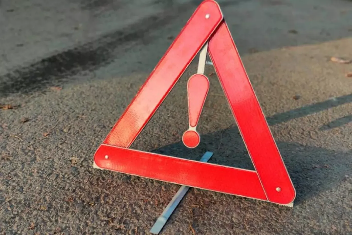 Namanganda bolalarni olib ketayotgan mashina YTHga uchrashi oqibatida bir bola halok bo’ldi