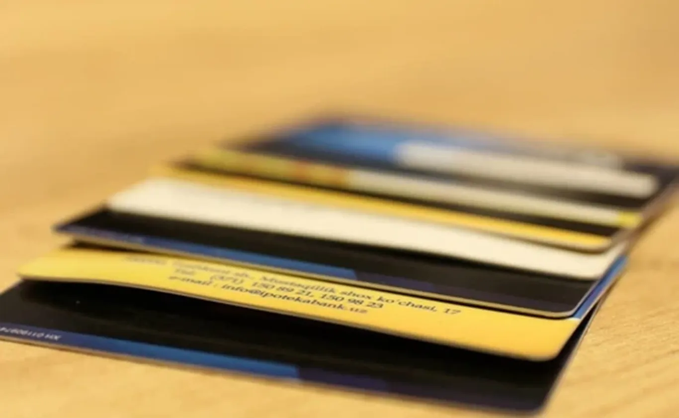 В Узбекистане граждане смогут проверять, на сколько банковских карт и SIM-карт зарегистрированы их имена.