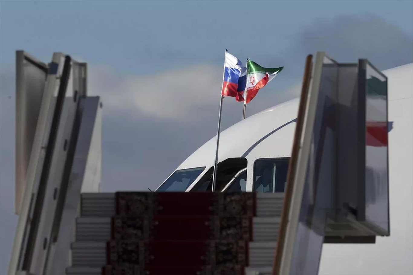 Эрон Россия билан 500 млн евролик махфий битим тузди