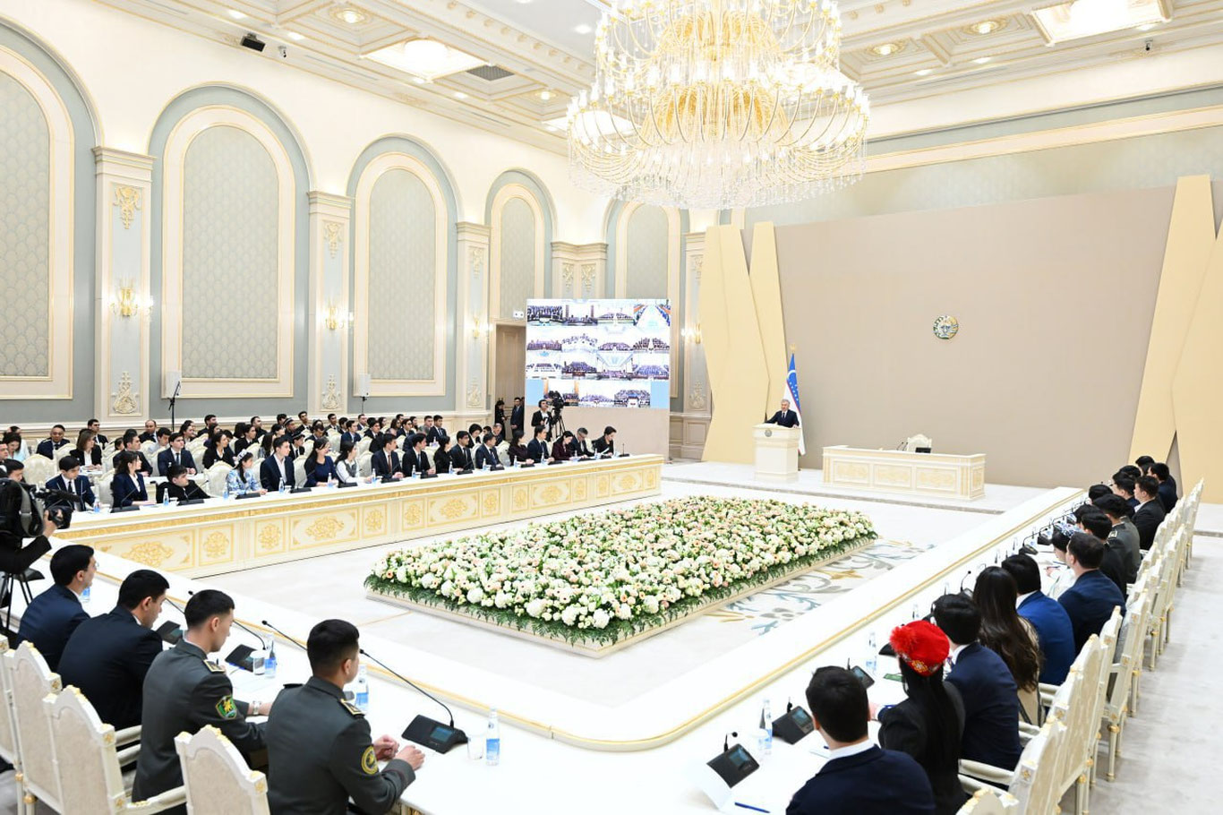 Ўзбекистонда ҳар ҳафтанинг пайшанба куни “Ёшлар куни” этиб белгиланди