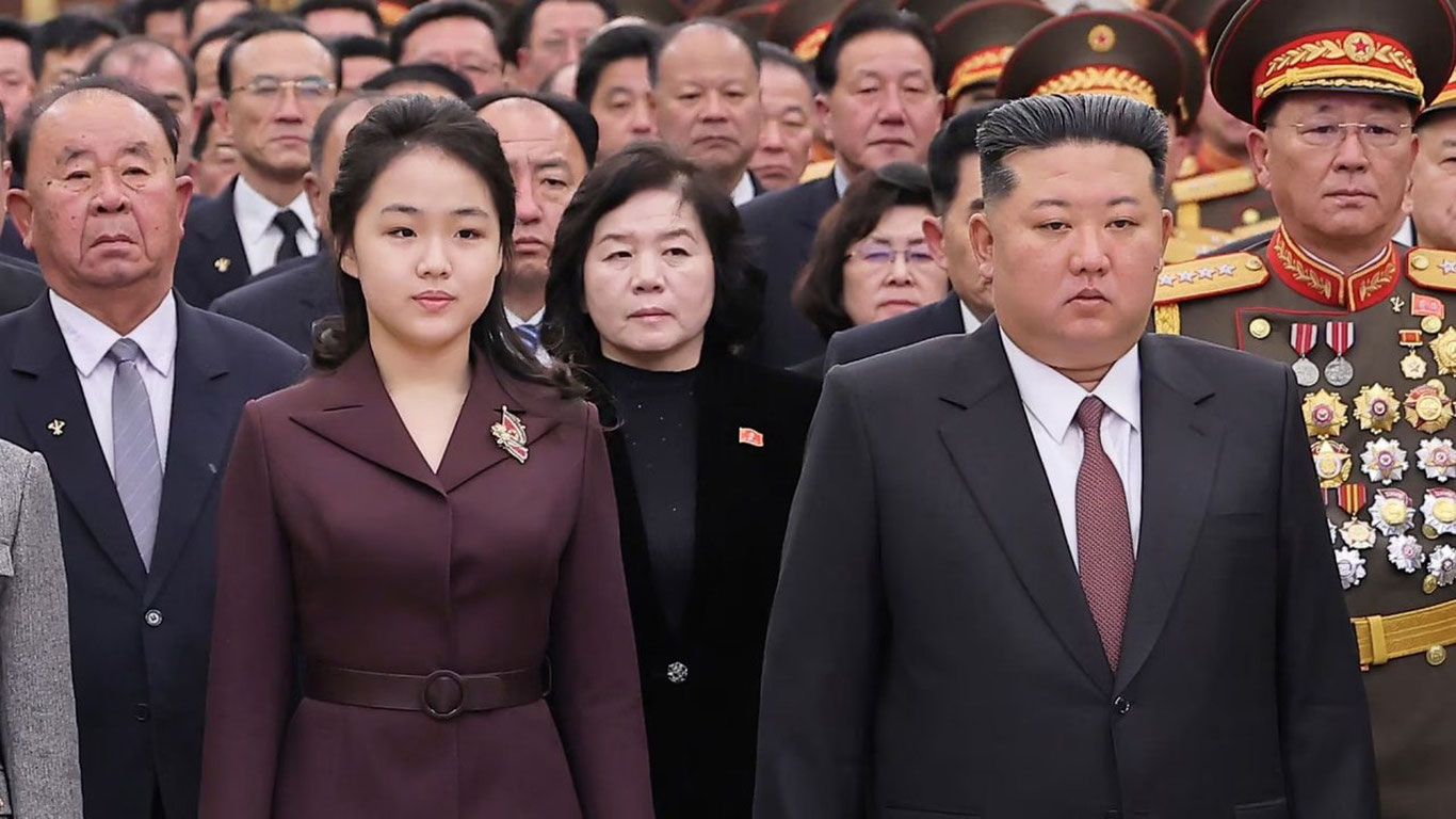 Ким Чен Ин 13 ёшли қизини КХДР ядро кучлари дастури раҳбари этиб тайинлади — The Chosun Daily