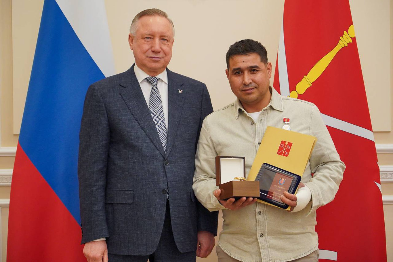 Санкт-Петербургда ўзбекистонлик қаҳрамонга соддалаштирилган тартибда Россия фуқаролигини бериш таклиф қилинди