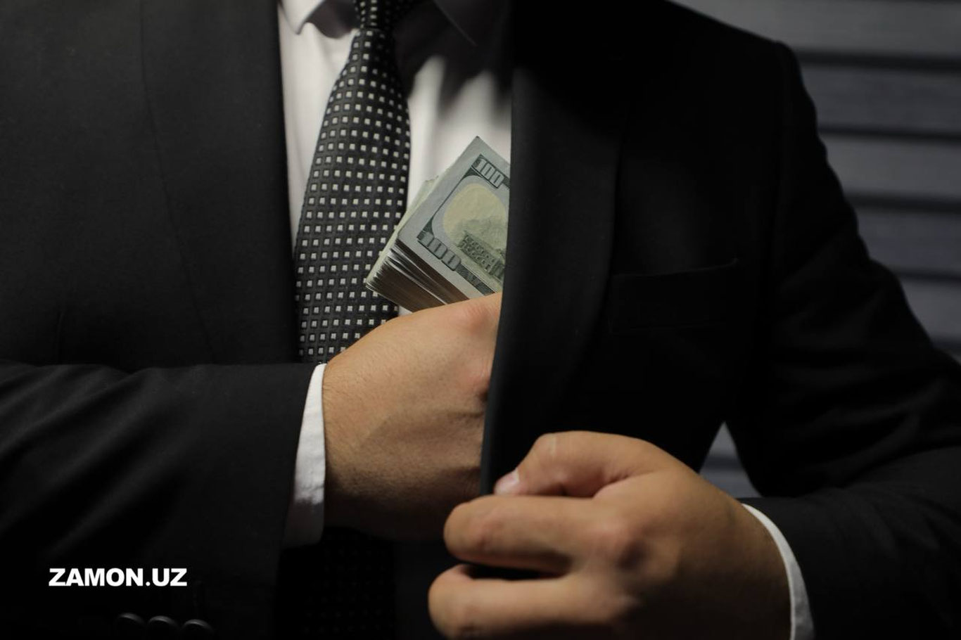 Uchtepa tumani prokurori yordamchisi 15 ming dollar olib, qochishga uringan paytida qo‘lga olindi