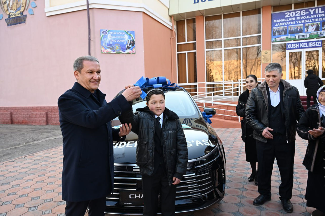Отамуродга “Президент совғаси” — BYD Chazor топширилди