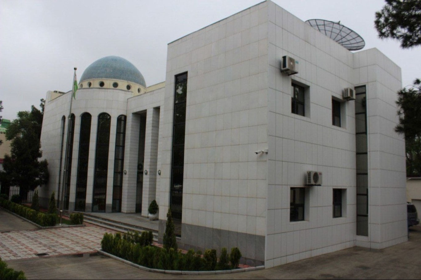 Uzbeks are being evacuated from Iran via Turkmenistan.