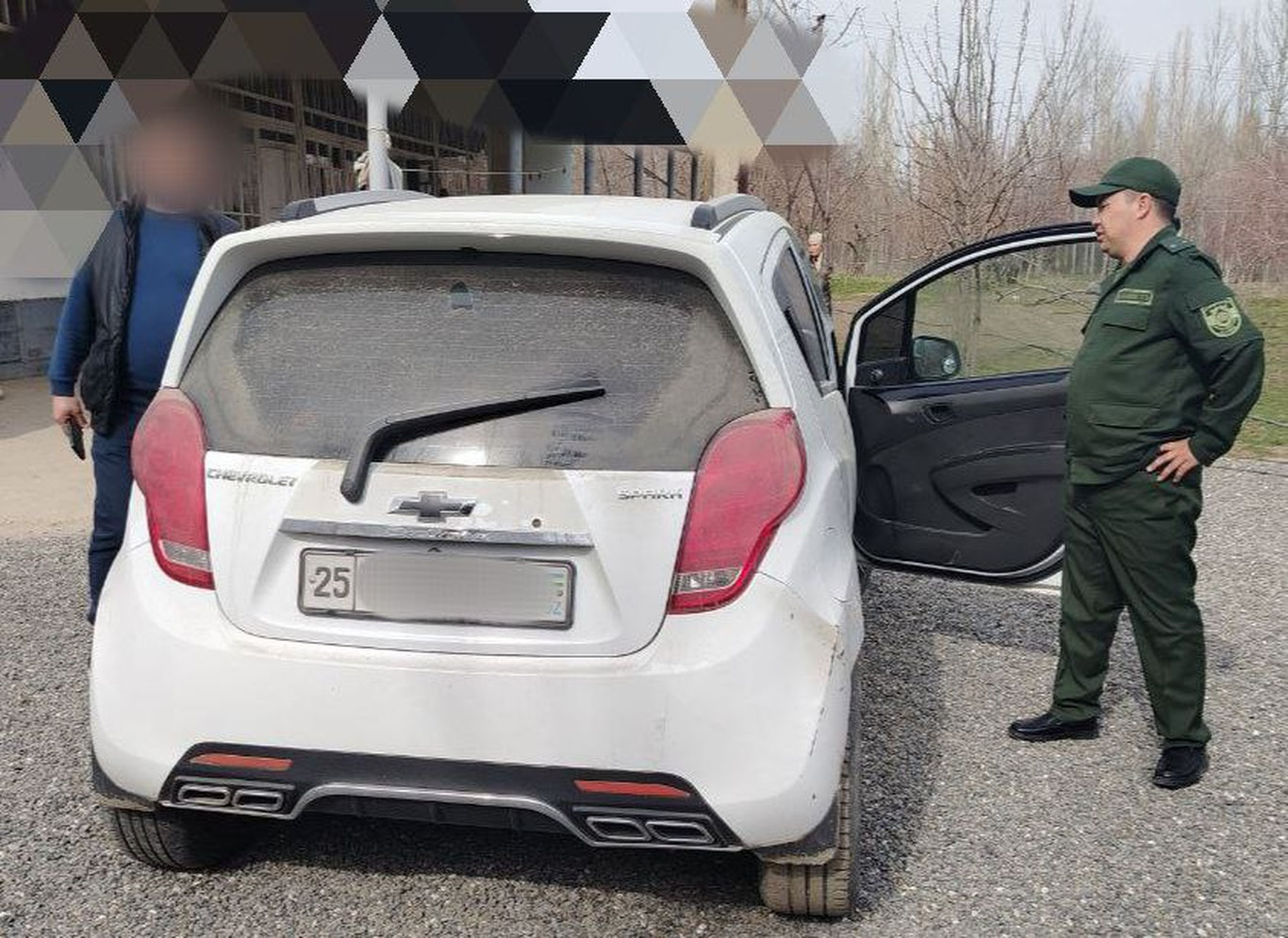 In Jizzakh, vehicles are being seized from banks due to debt.