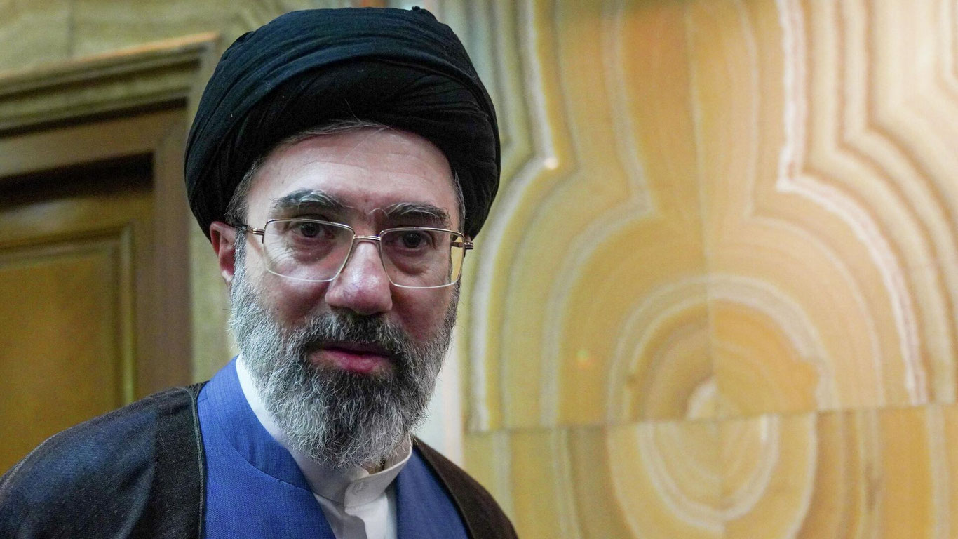 Эроннинг Олий раҳнамоси Мужтабо Хоманаий илк бор халққа мурожаат қилди