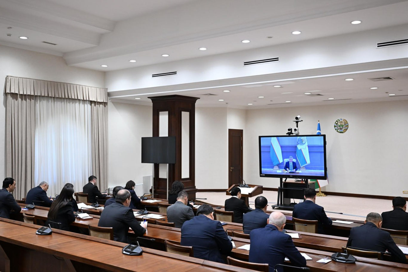 "Ayrim hududlar hokimlari sayyor qabullarni "nomiga" o‘tkazyapti" — prezident