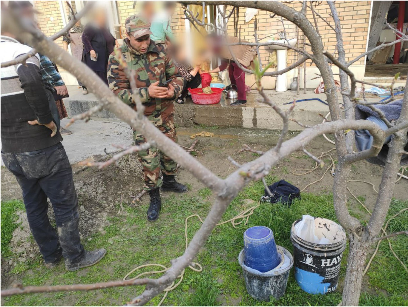 Самарқандда болача ҳожатхонага тушиб кетди