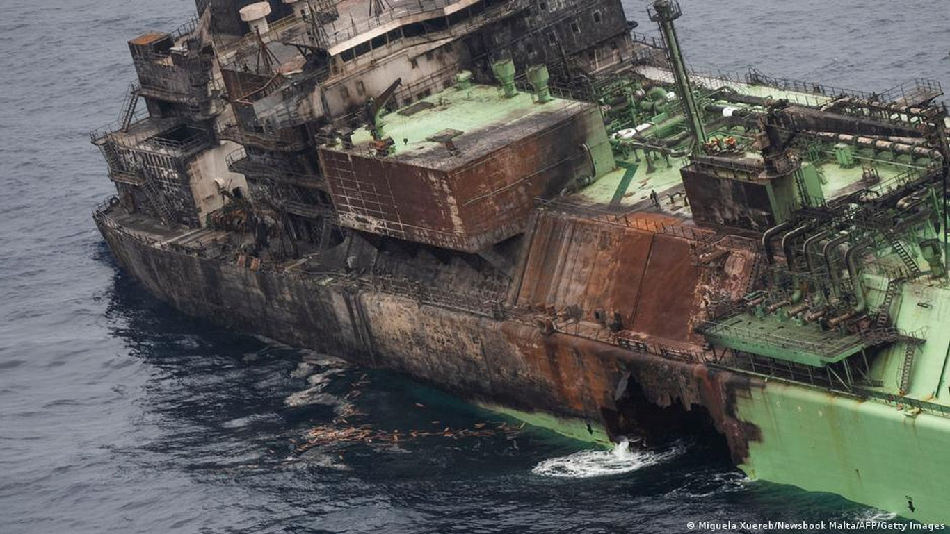 O‘rta yer dengizida ekipajsiz suzib ketayotgan Rossiya gaz tashuvchisi ekologiyaga xavf tug‘dirmoqda