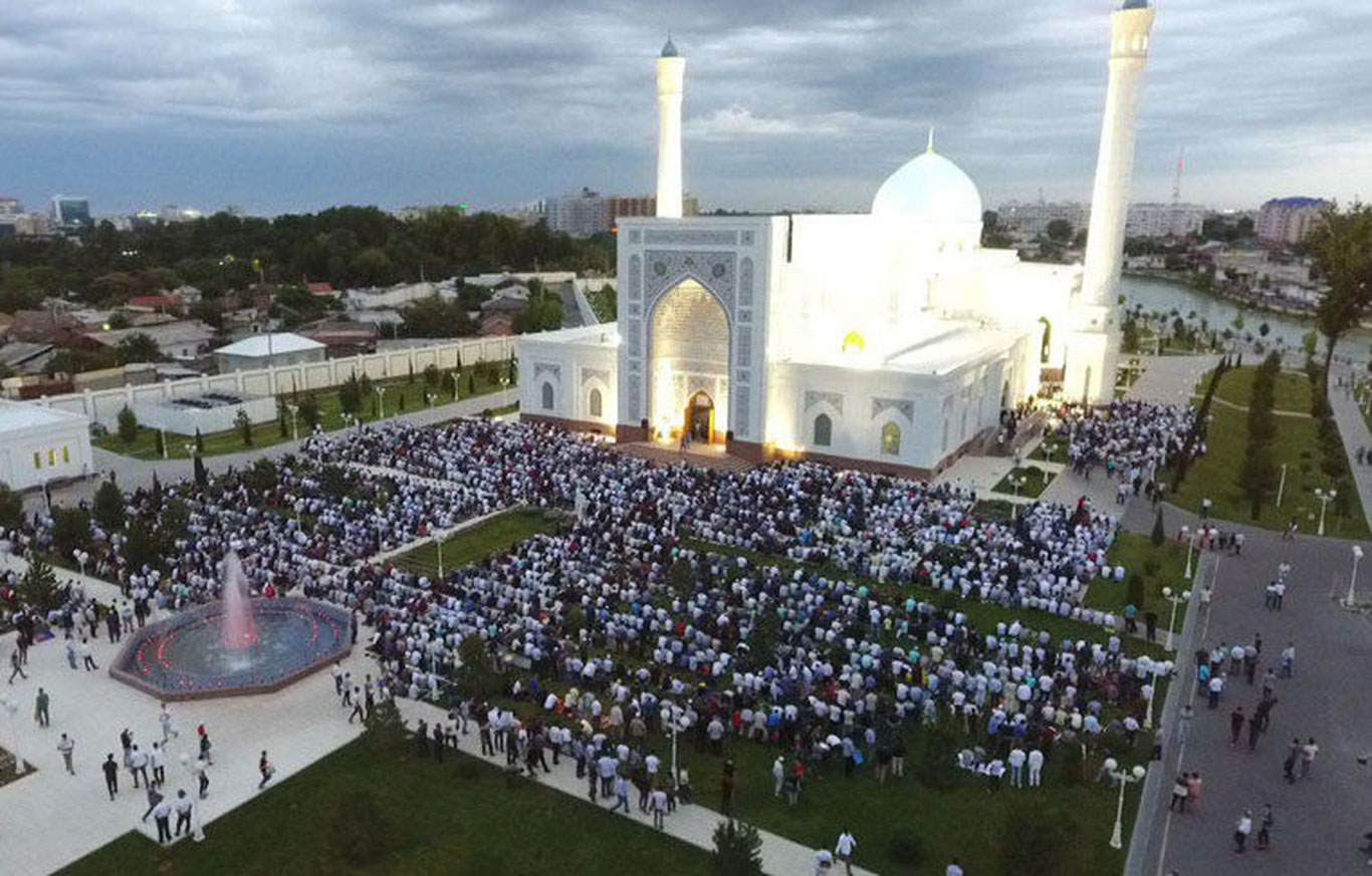 Ўзбекистонда Рамазон ҳайити намози вақтлари эълон қилинди