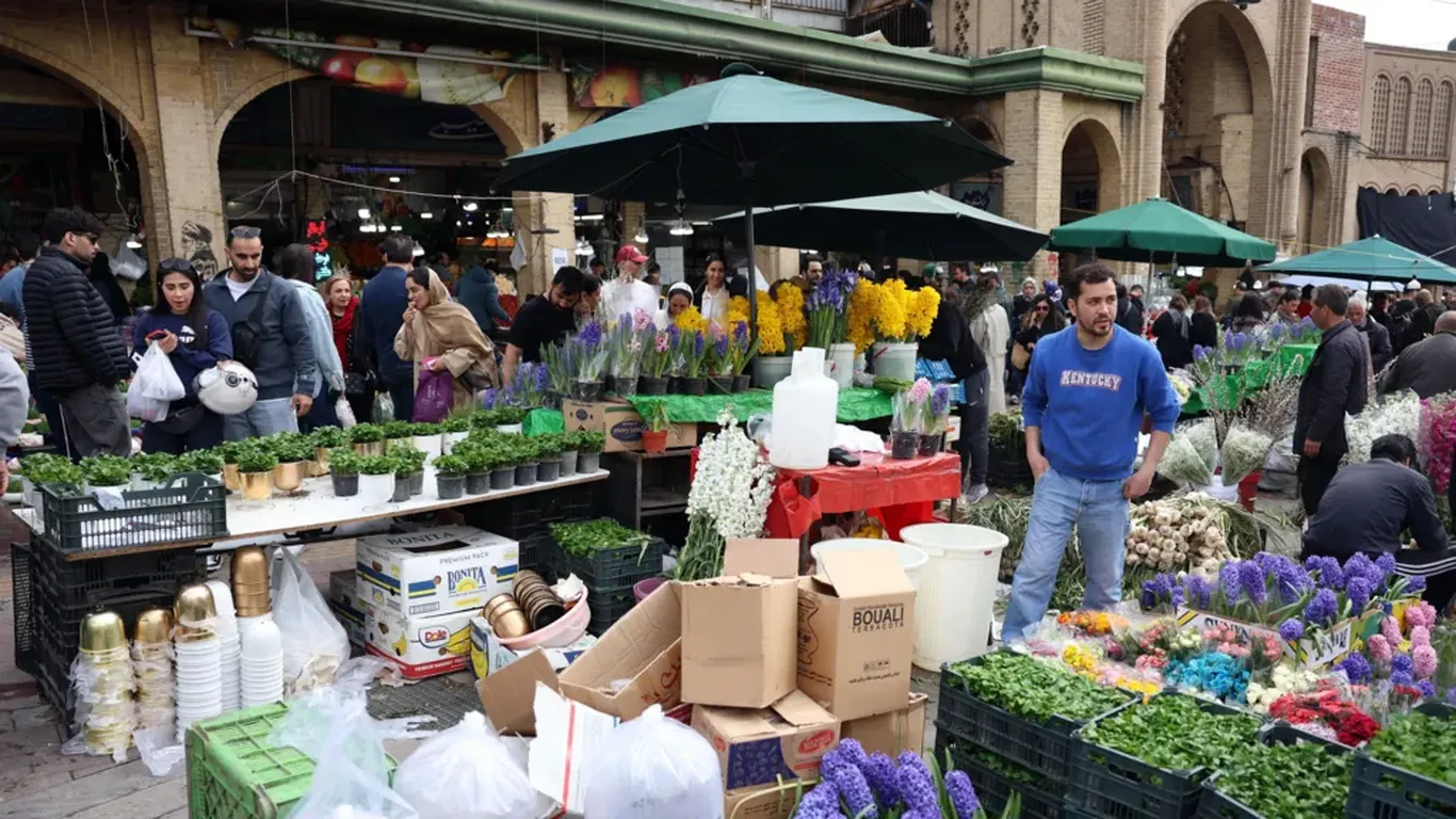 “Havoda Navro‘z iforini sezmaysiz”: Eron urush fonida bayramni qarshi oldi