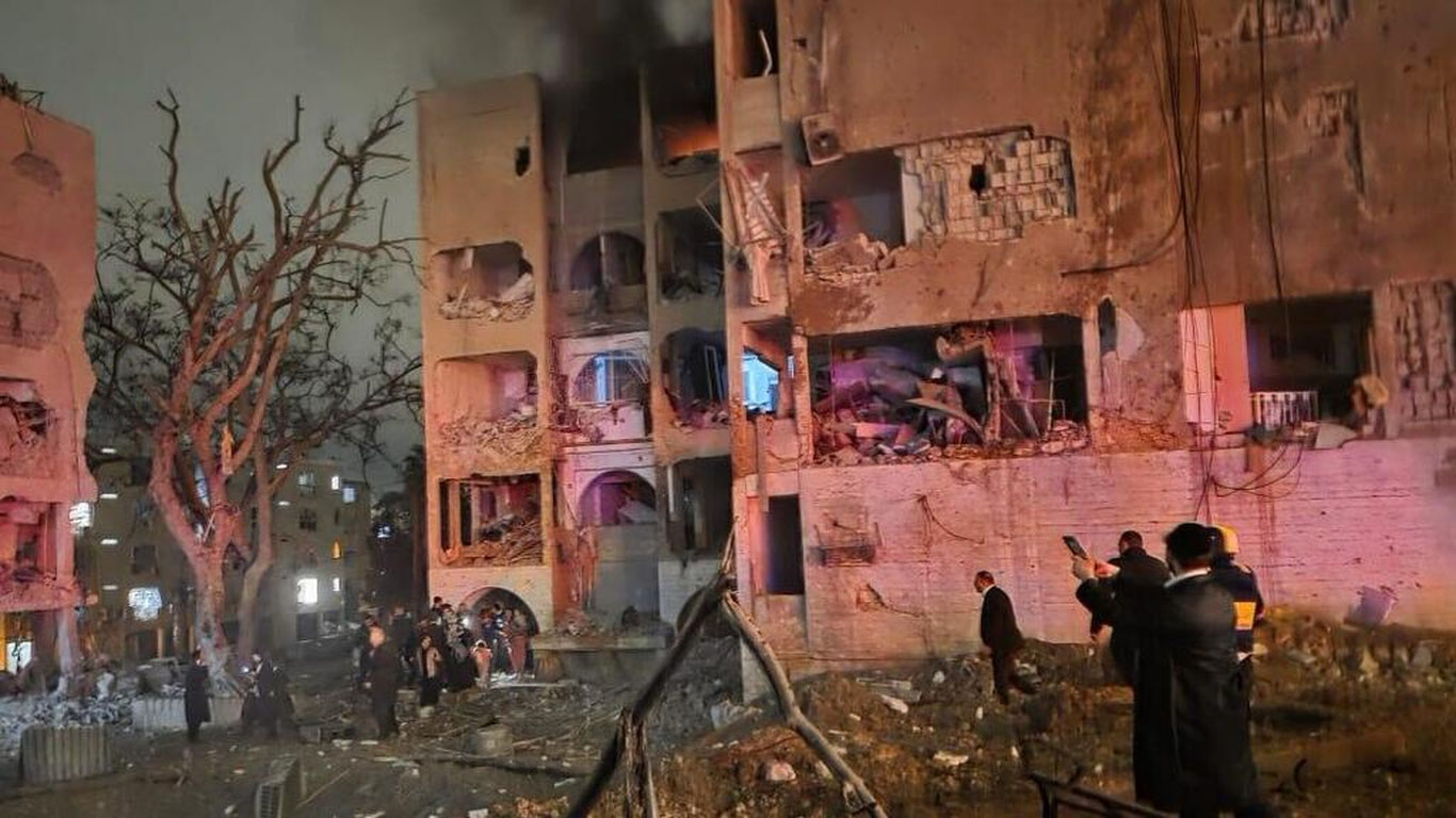 Эрон Исроилнинг Димона ва Арад шаҳарларига ракета зарбалари берди