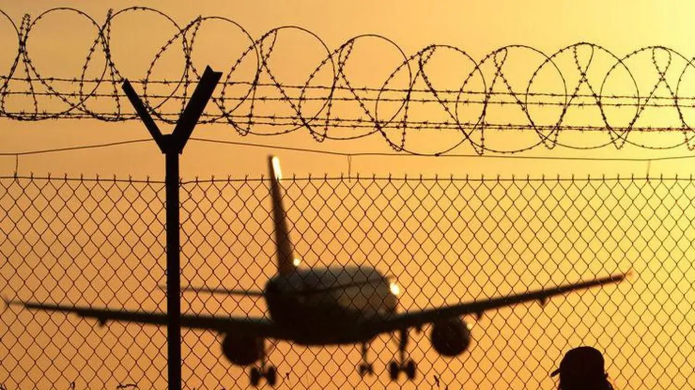 БАА ҳаво ҳудудининг ёпилиши яна бир ҳафтага узайтирилди