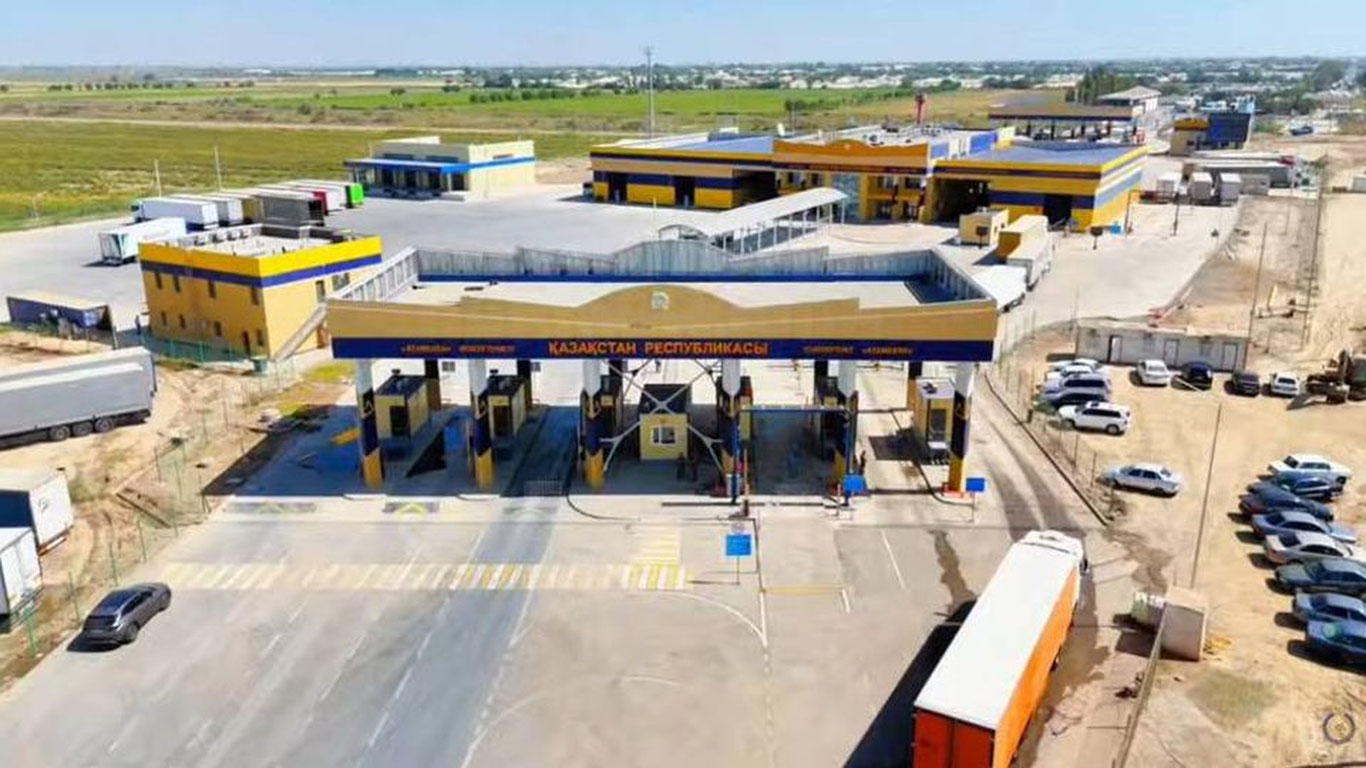 “Сирдарё” чегара божхона пости орқали Қозоғистонга ўтиш қайта тикланди