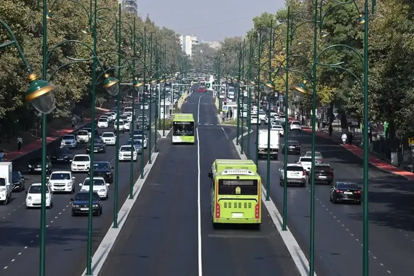 Toshkent va Nurafshon o‘rtasida BRT avtobus yo‘lagi quriladi