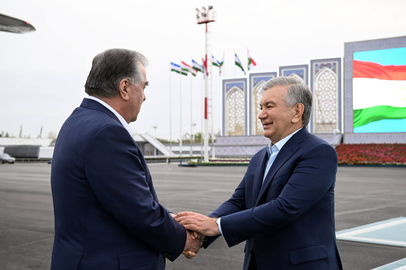 Emomali Rahmonning Oʻzbekistonga davlat tashrifi yakunlandi