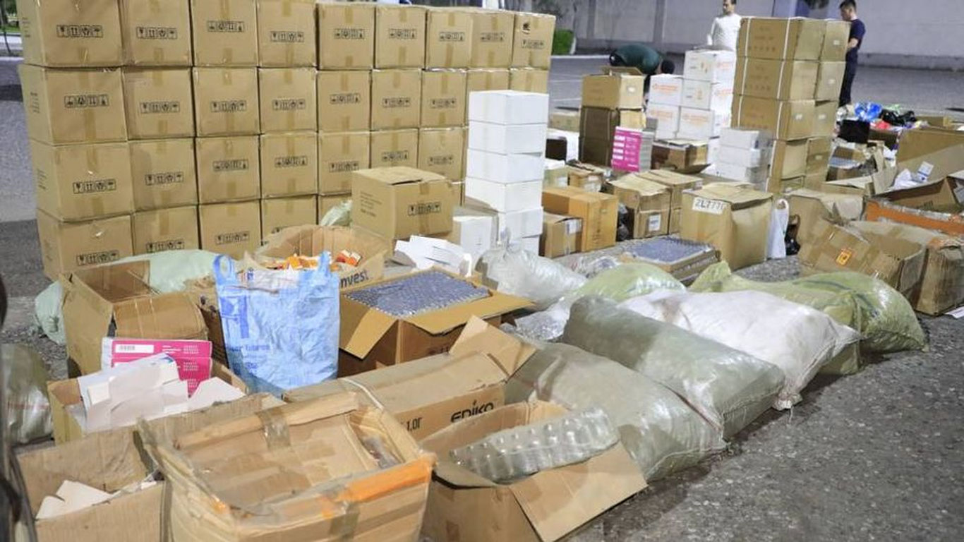 Andijonda xonadonida qalbaki dori vositalari ishlab chiqargan shaxslar ushlandi