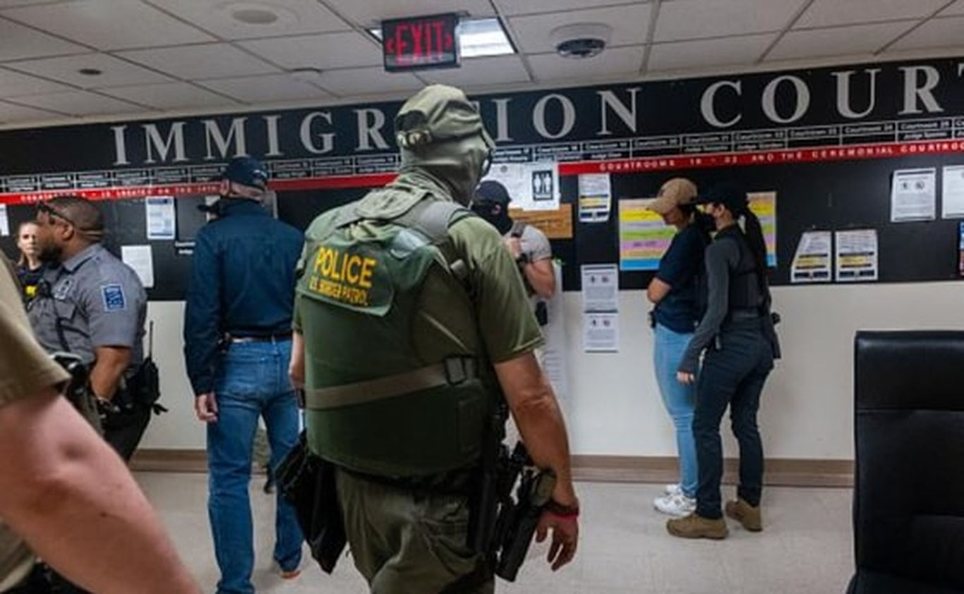 АҚШ айрим чет элликлар учун бошпана аризаларини кўриб чиқишни қисман қайта бошлайди