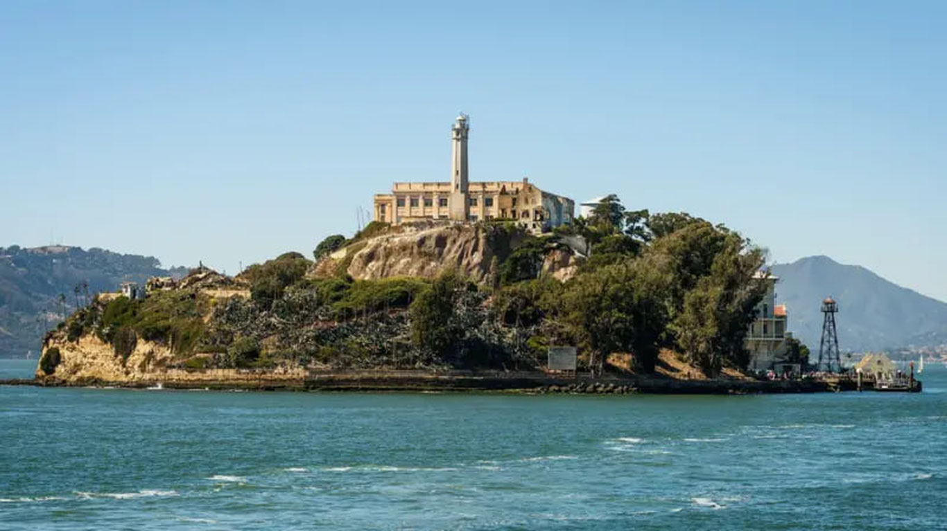 Trump wants to reopen the "Alcatraz" prison.