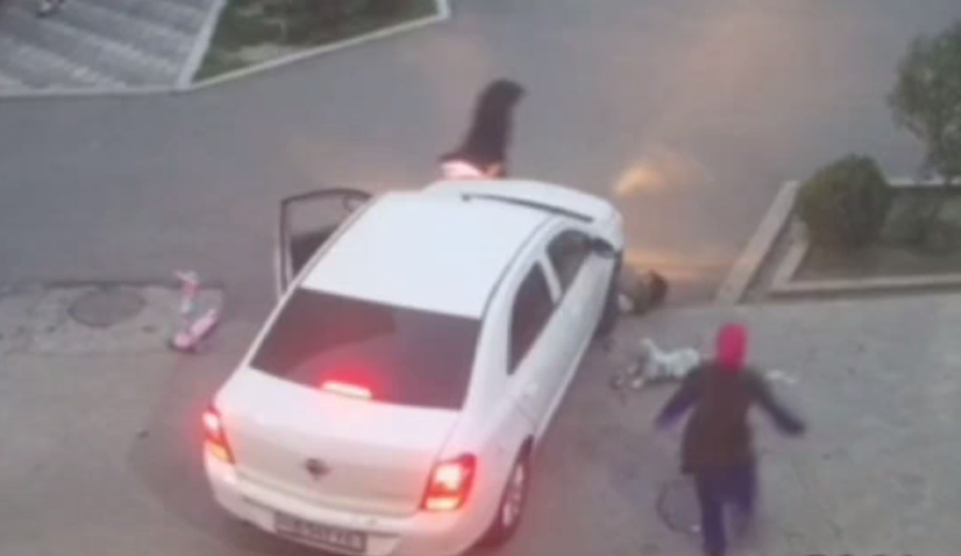 Andijonda ayol haydovchi bolalarni bosib ketdi