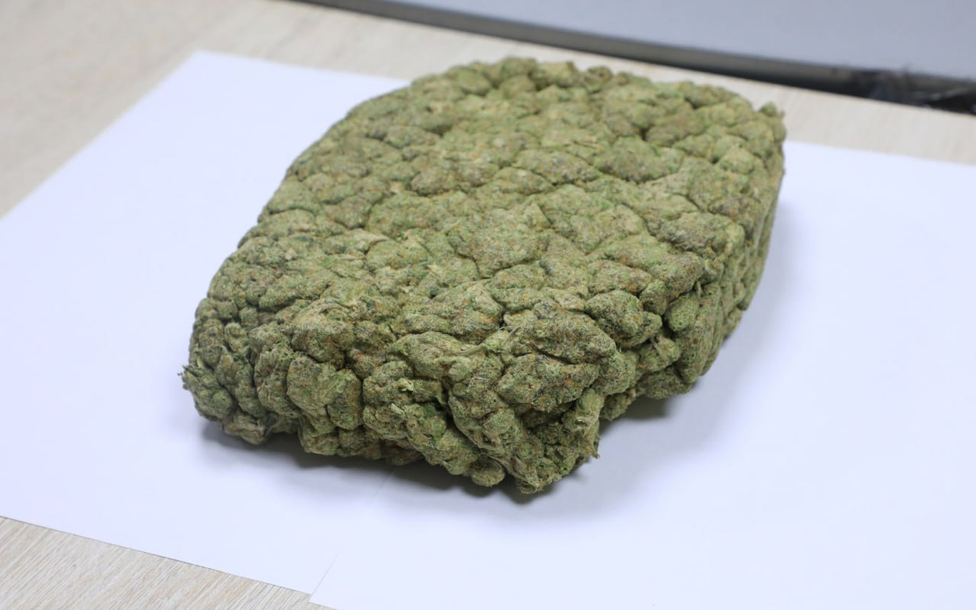 A foreigner was caught trying to bring drugs into Tashkent airport.