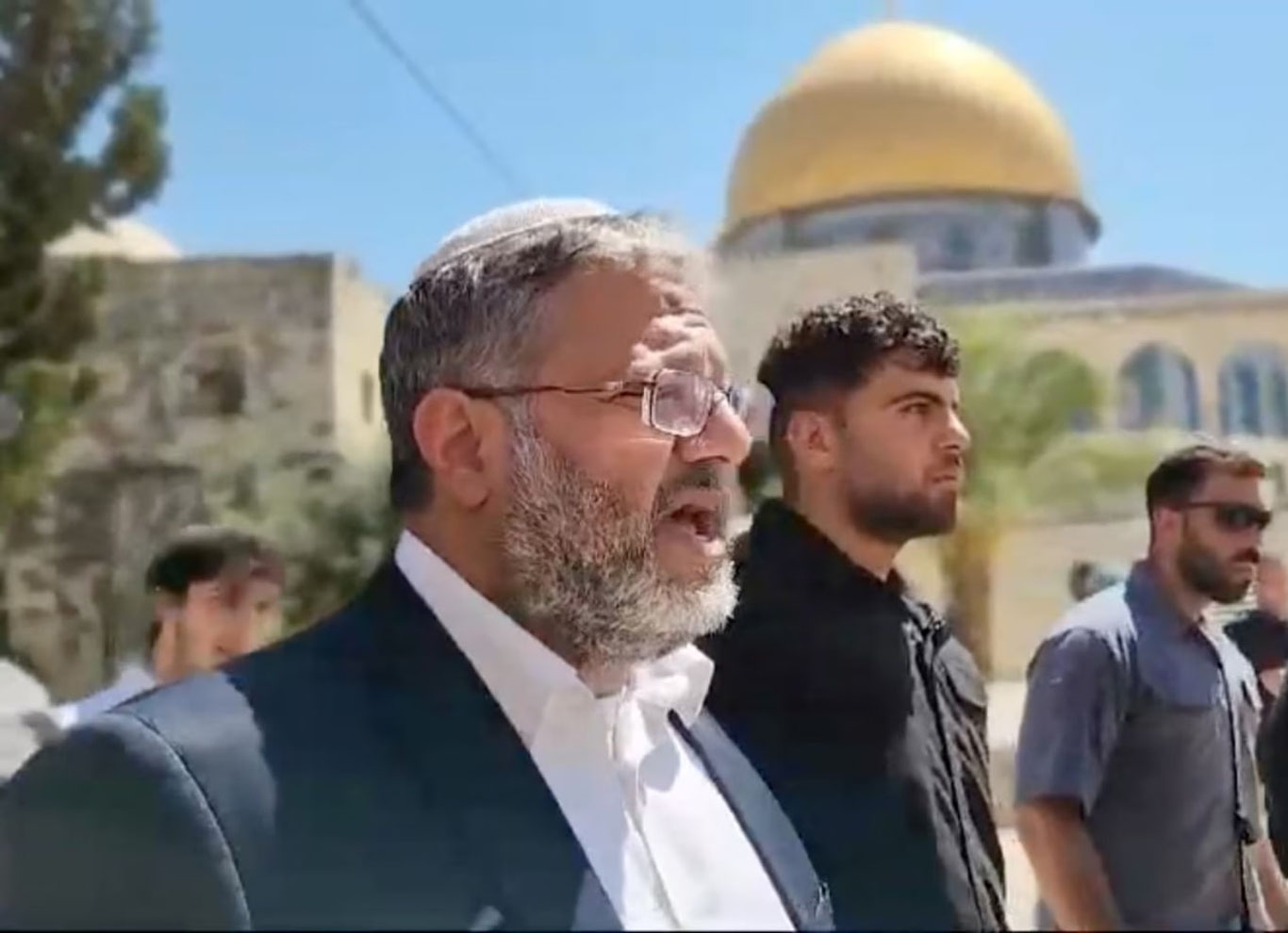 Isroil vaziri Al-Aqso masjidi hududida ibodat qildi